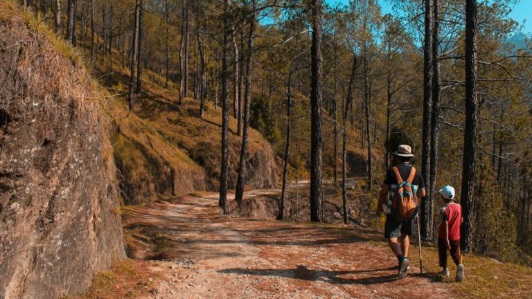 How to Get Your Kids Excited About Hiking in Nature: A Parent’s Guide to Outdoor Adventures